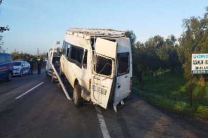 Zeytin işçilerini taşıyan minibüse tır çarptı; 2’si ağır 8 yaralı