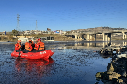 Nehre düşen çocuğu arama çalışmaları sürüyor