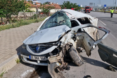 Tır otomobil ve hafif ticari araca çarptı: 5 yaralı 