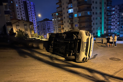 Ankara’da servis aracı devrildi   