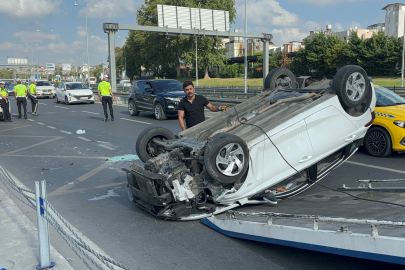 Bariyerlere çarpan otomobil takla attı   