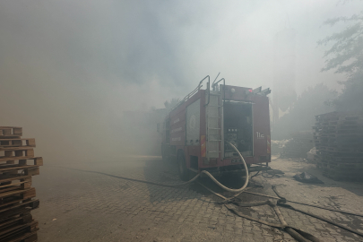 Sanayi sitesindeki yangın korkuttu 