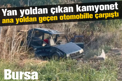 Yan yoldan çıkan kamyonet ana yoldan geçen otomobille çarpıştı