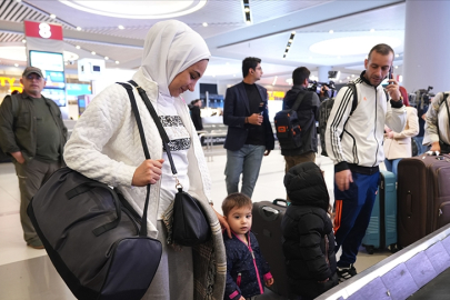 Lübnan'dan ayrılmak isteyen Türk vatandaşları uçakla İstanbul'a geldi