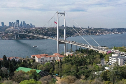 İstanbul Boğazı'nda gemi trafiği çift yönlü askıya alındı