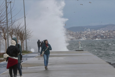 Yurdun kuzey, iç ve batı kesimleri için kuvvetli rüzgar ve fırtına uyarısı