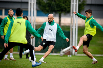 Bursaspor’da Karşıyaka maçı hazırlıkları devam ediyor