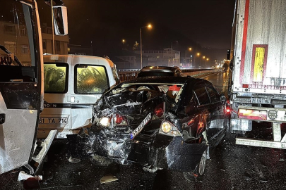 8 aracın karıştığı zincirleme trafik kazasında 2 kişi yaralandı