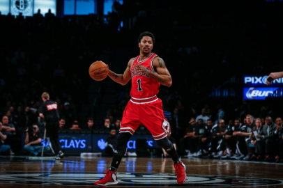 Chicago Bulls, gelecek sezon Derrick Rose'un formasını emekli edecek