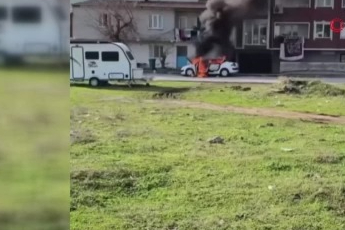 Bursa'da park halindeki araç alev topuna döndü